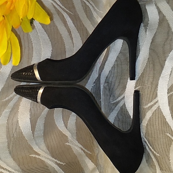 LIKE NEW- Christian Siriano High Healed Shoes- (Womans size 8) - Picture 5 of 7